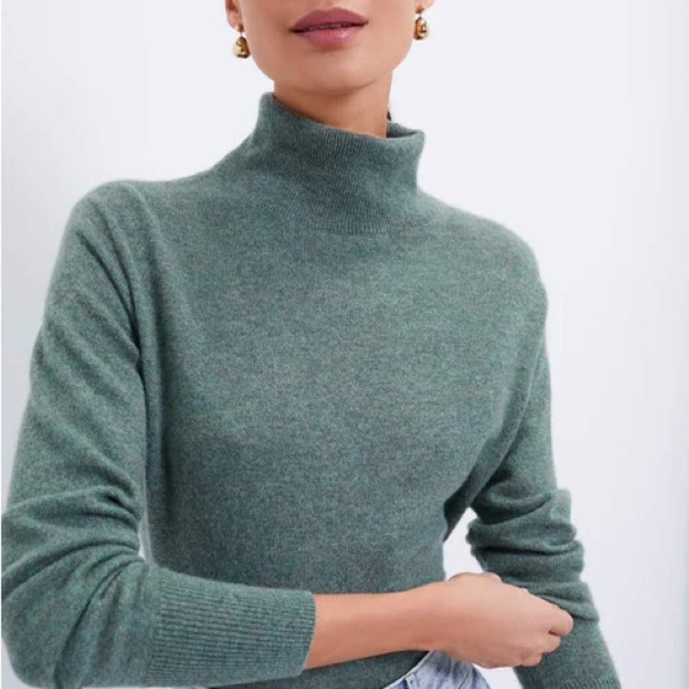 NWT Tuckernuck' Gray Cashmere Turtleneck Sweater - Picture 2 of 9